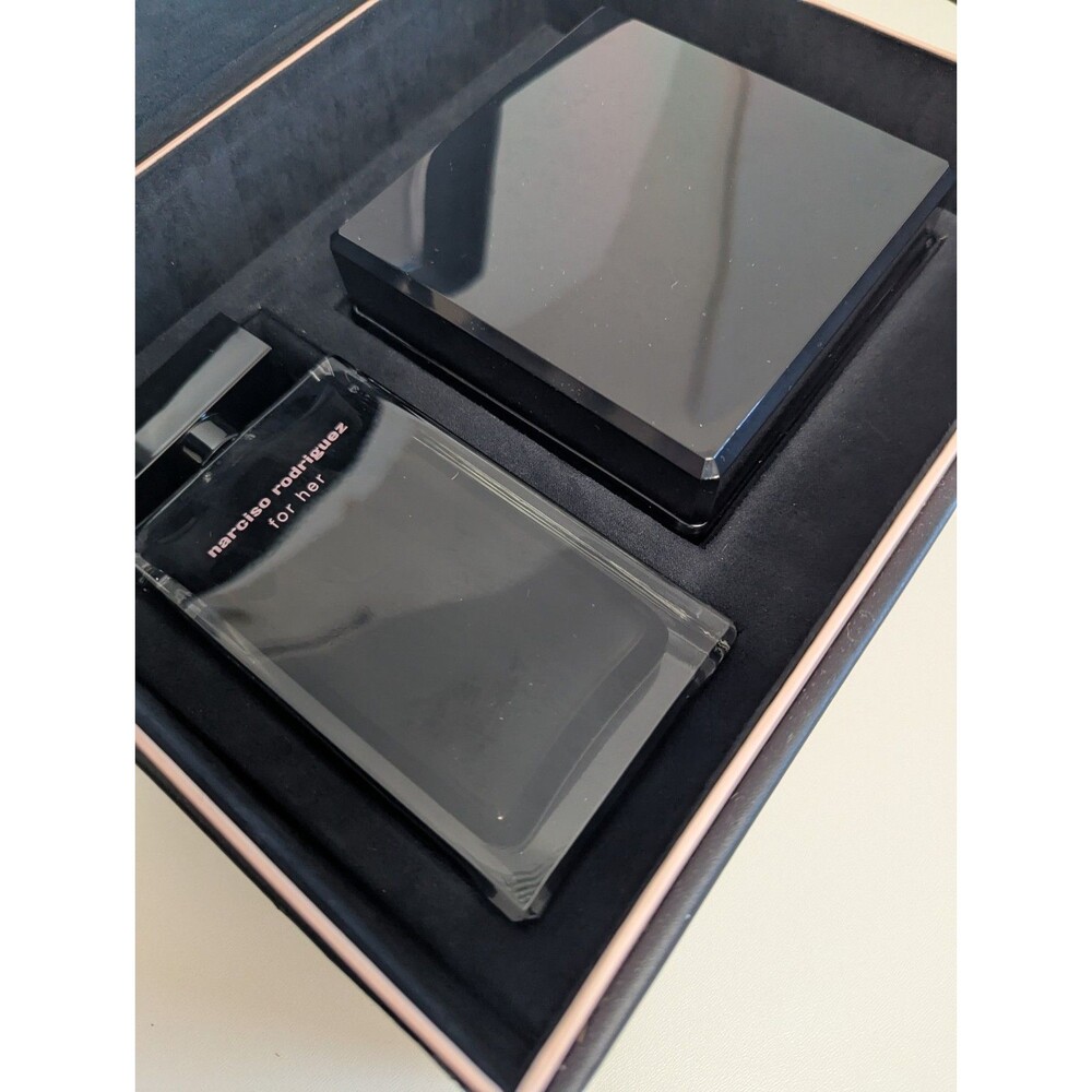 Narciso Rodriguez For Her Gift Set 3.3 oz Eau De Parfum Spray & 5.2 Body Cream
